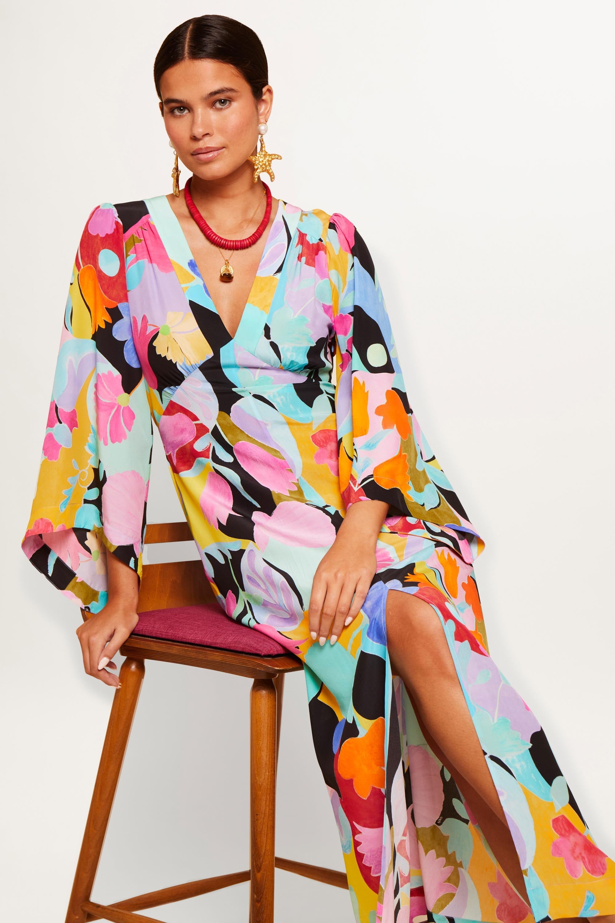 Dahlia - Abstract Tulip Black