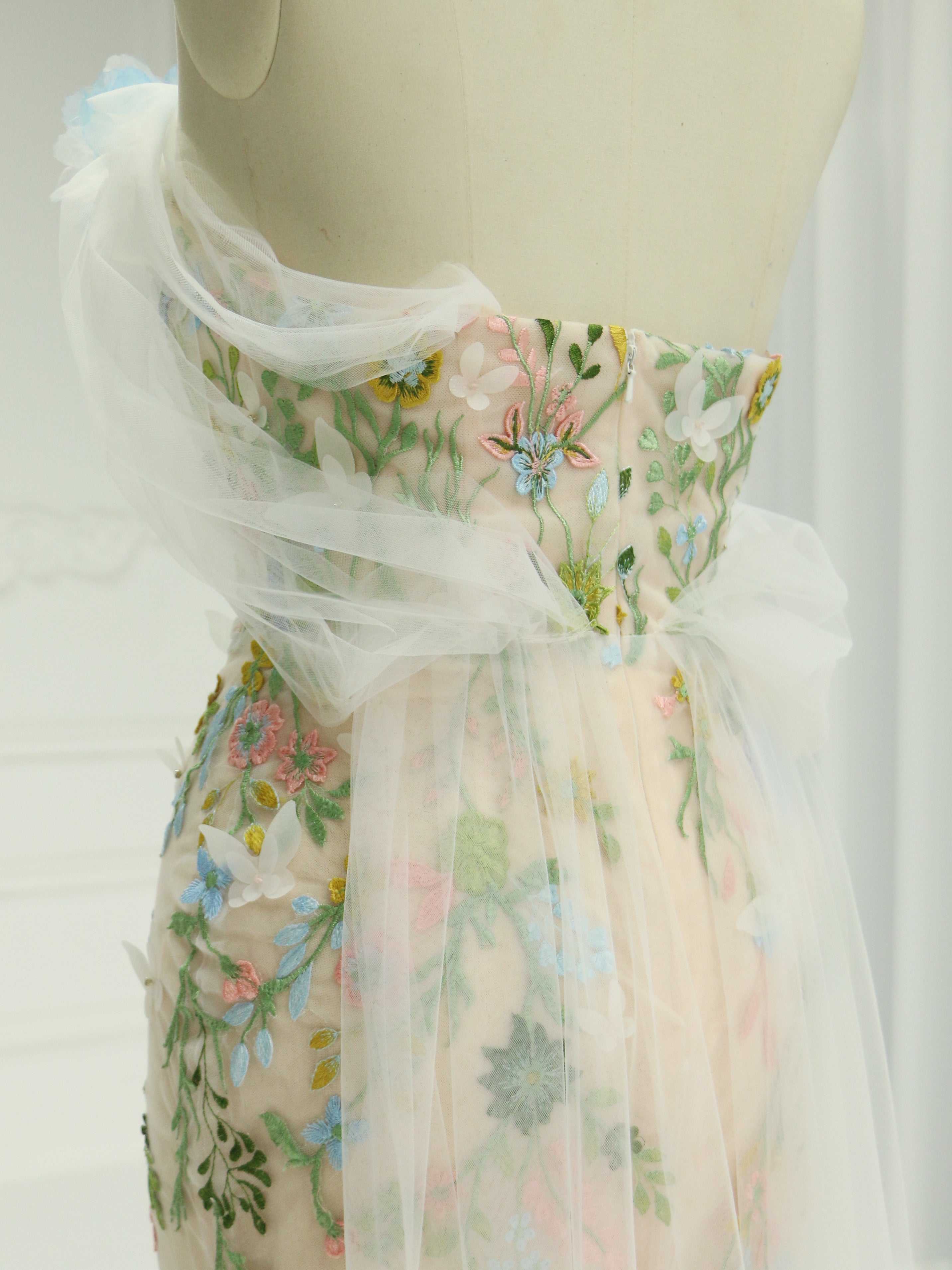 Trumpet/Mermaid Strapless Tulle Midi Floral Prom Dresses with Embroidery Lace YE2518